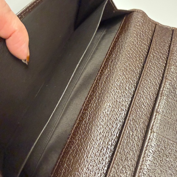 Gucci Beige and Brown Monogram Wallet - Picture 7 of 10